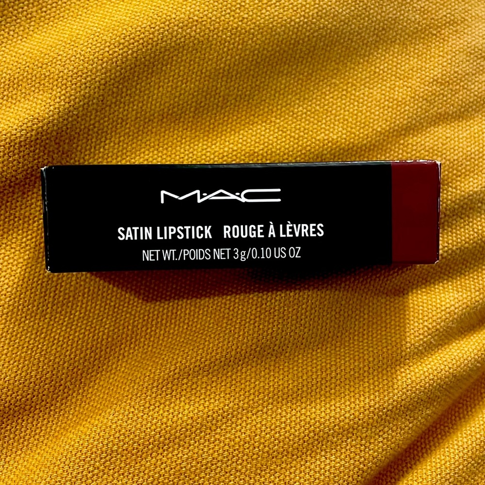 MAC - SATIN - LIPSTICK - Paramount